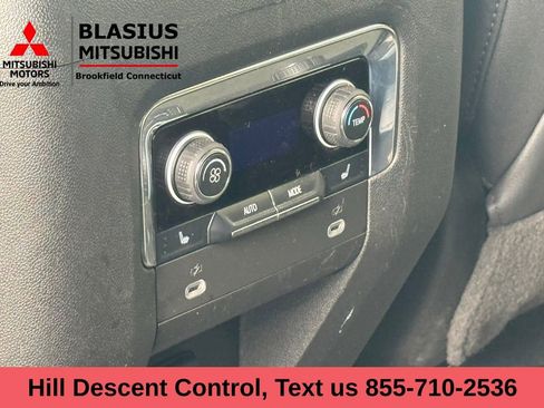 Used 2023 Chevrolet Tahoe Z71 w/ Luxury Package image 28