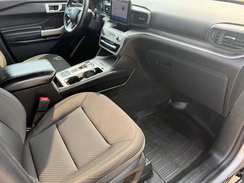 Used 2023 Ford Explorer XLT RWD image 16