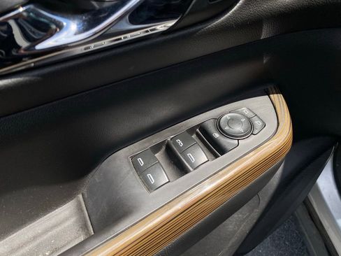 Used 2020 GMC Acadia SLE w/ LPO, Floor Liner Package FWD image 15