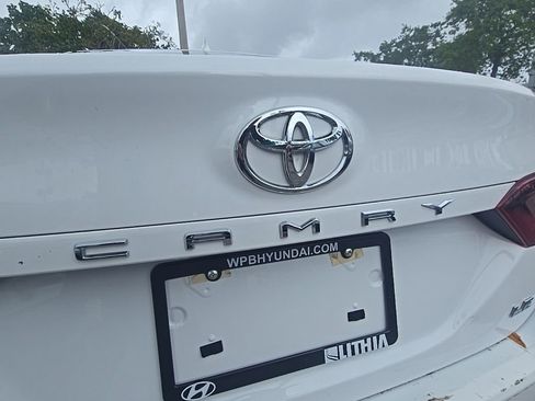 Used 2022 Toyota Camry LE FWD image 10