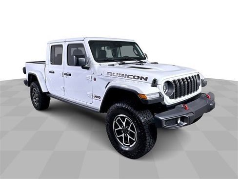 Used 2025 Jeep Gladiator Rubicon w/ Convenience Group image 2