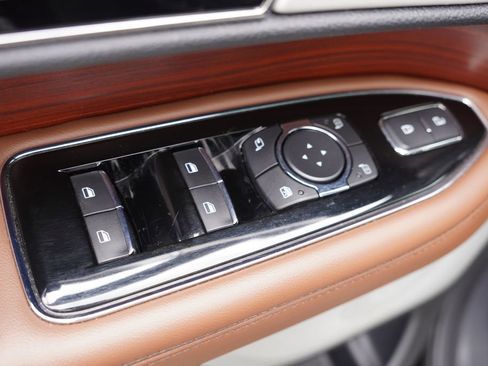 Used 2022 Lincoln Navigator Reserve AWD/4WD image 30