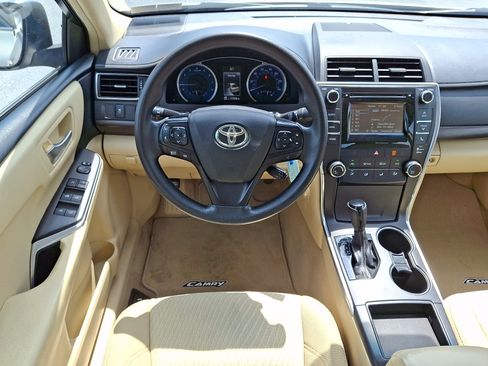 Used 2015 Toyota Camry LE FWD image 12