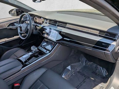 Used 2025 Audi A8 L 3.0T AWD/4WD image 23