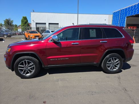 Used 2019 Jeep Grand Cherokee Limited AWD/4WD image 2