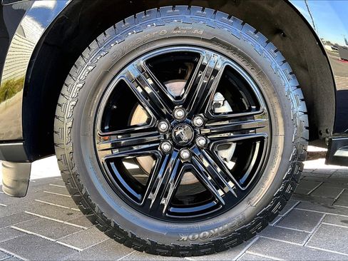 Used 2021 Ford Expedition XLT image 9