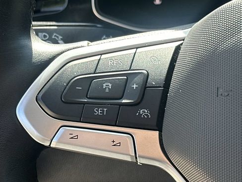 Used 2025 Volkswagen Jetta SE FWD image 24