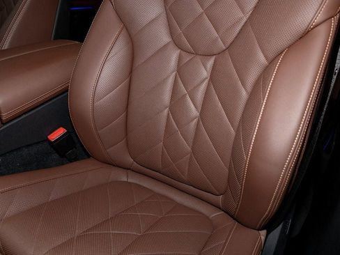 Used 2024 BMW X5 xDrive40i w/ Premium Package image 18