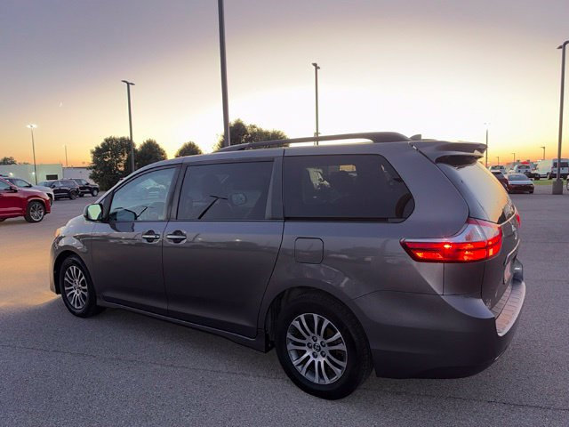 Used 2019 Toyota Sienna XLE FWD image 15