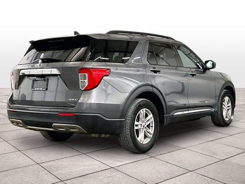 Used 2021 Ford Explorer XLT w/ Equipment Group 202A AWD/4WD image 11