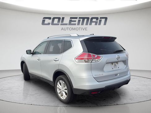 Used 2015 Nissan Rogue SV image 3