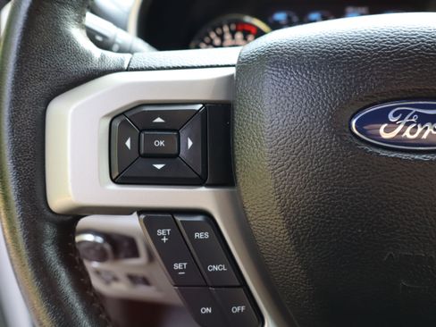 Used 2019 Ford F150 Lariat AWD/4WD image 32