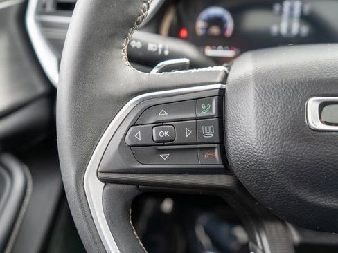 Used 2023 Jeep Grand Cherokee Laredo w/ Luxury Tech Group I image 25