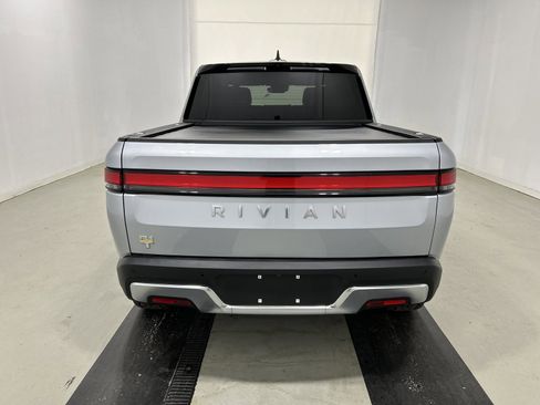 Used 2022 Rivian R1T Adventure image 4