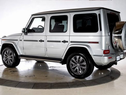 Used 2025 Mercedes-Benz G 550 image 3