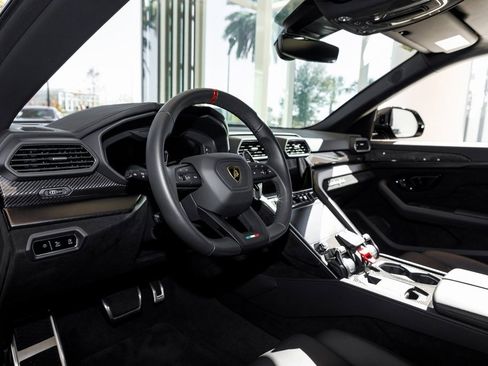 Used 2024 Lamborghini Urus Performante image 27