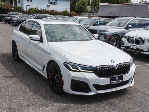 Used 2023 BMW 530i w/ M Sport Package RWD image 3