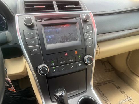 Used 2016 Toyota Camry LE FWD image 24