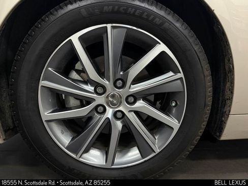 Used 2017 Lexus ES 300h FWD image 10