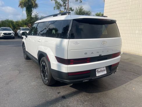 Used 2025 Hyundai Santa Fe SEL FWD image 3