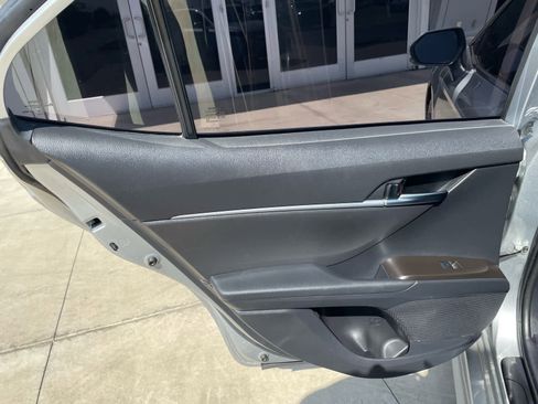 Used 2023 Toyota Camry SE image 16