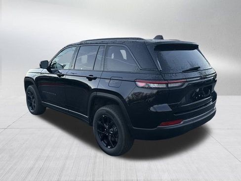 New 2026 Jeep Grand Cherokee Altitude image 7