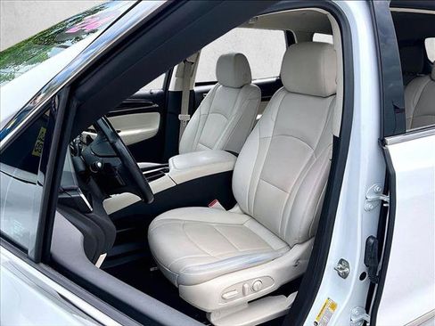 Used 2024 Buick Enclave Essence FWD image 27