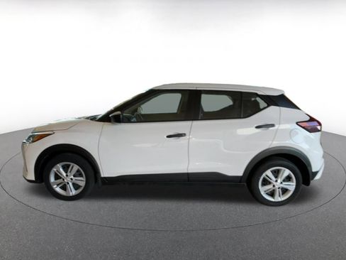 Used 2024 Nissan Kicks S image 9