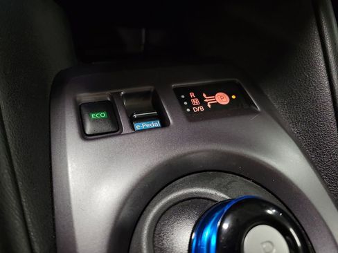 Used 2022 Nissan Leaf S image 15