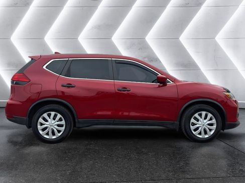 Used 2017 Nissan Rogue S image 8