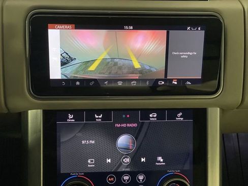 Used 2020 Land Rover Range Rover HSE image 20