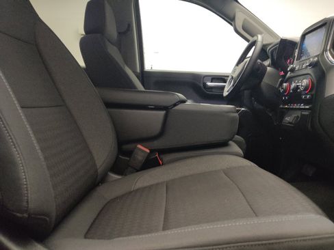 Used 2021 Chevrolet Silverado 1500 LT RWD image 21