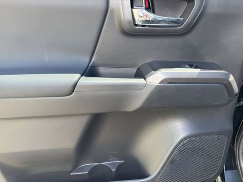 Used 2023 Toyota Tacoma TRD Off-Road AWD/4WD image 39