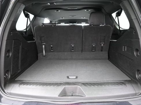 Used 2023 Chevrolet Suburban LT RWD image 30