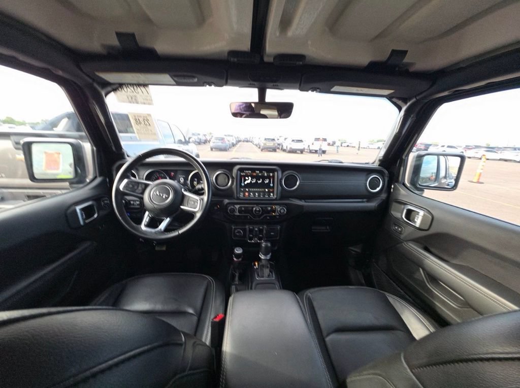 Used 2022 Jeep Wrangler Unlimited Sahara AWD/4WD image 3