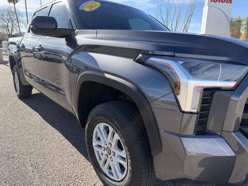 Used 2022 Toyota Tundra SR5 w/ SR5 Premium Package image 19