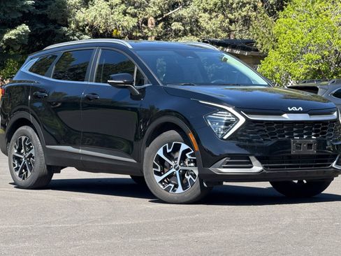 Used 2024 Kia Sportage EX AWD/4WD image 2