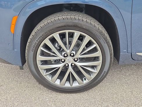 New 2026 Buick Enclave Avenir w/ Super Cruise Package FWD image 7