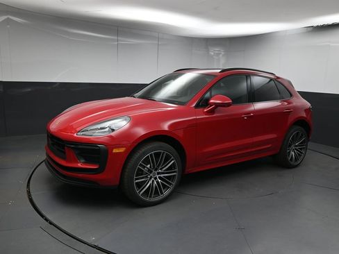 New 2026 Porsche Macan AWD/4WD image 1