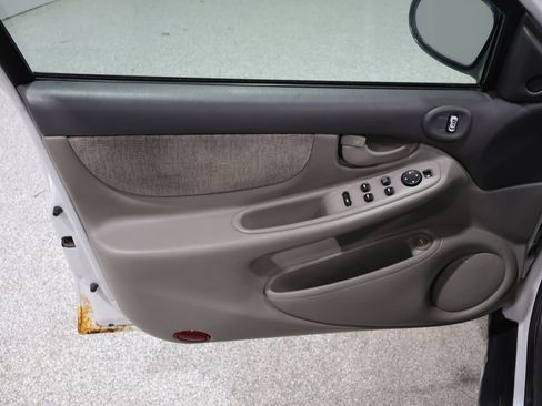Used 2003 Oldsmobile Alero GL FWD image 12