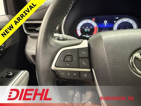 Used 2024 Toyota Highlander Limited image 28