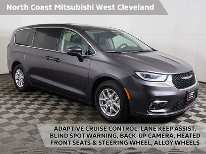 Used 2023 Chrysler Pacifica Touring-L