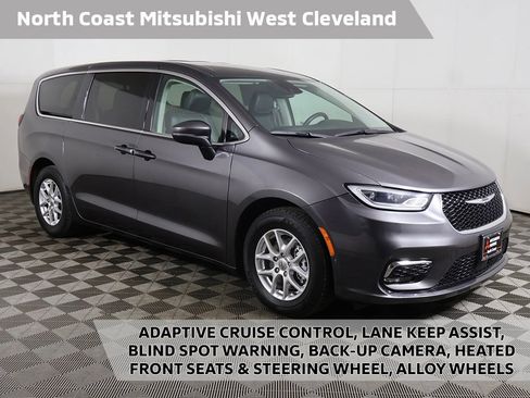 Used 2023 Chrysler Pacifica Touring-L FWD image 1