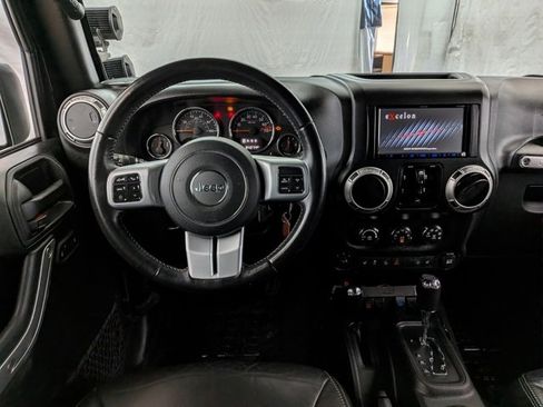 Used 2016 Jeep Wrangler Unlimited Rubicon image 32
