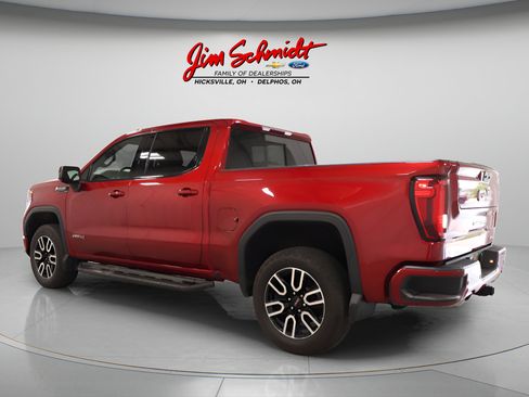 Used 2023 GMC Sierra 1500 AT4 w/ AT4 Premium Package AWD/4WD image 4