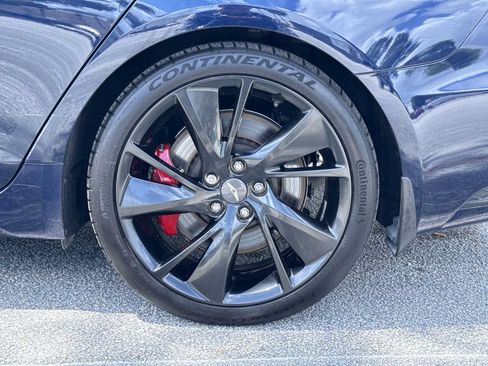 Used 2023 Genesis G70 2.0T w/ Sport Prestige Package RWD image 11