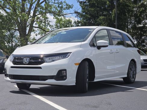 New 2026 Honda Odyssey Touring image 19