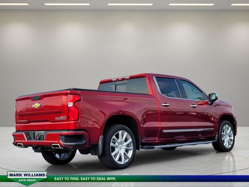 Used 2022 Chevrolet Silverado 1500 High Country w/ High Country Premium Package AWD/4WD image 4