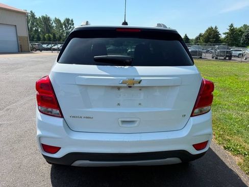 Used 2018 Chevrolet Trax LT w/ LT Convenience Package AWD/4WD image 2
