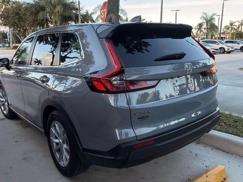 Used 2025 Honda CR-V EX image 8